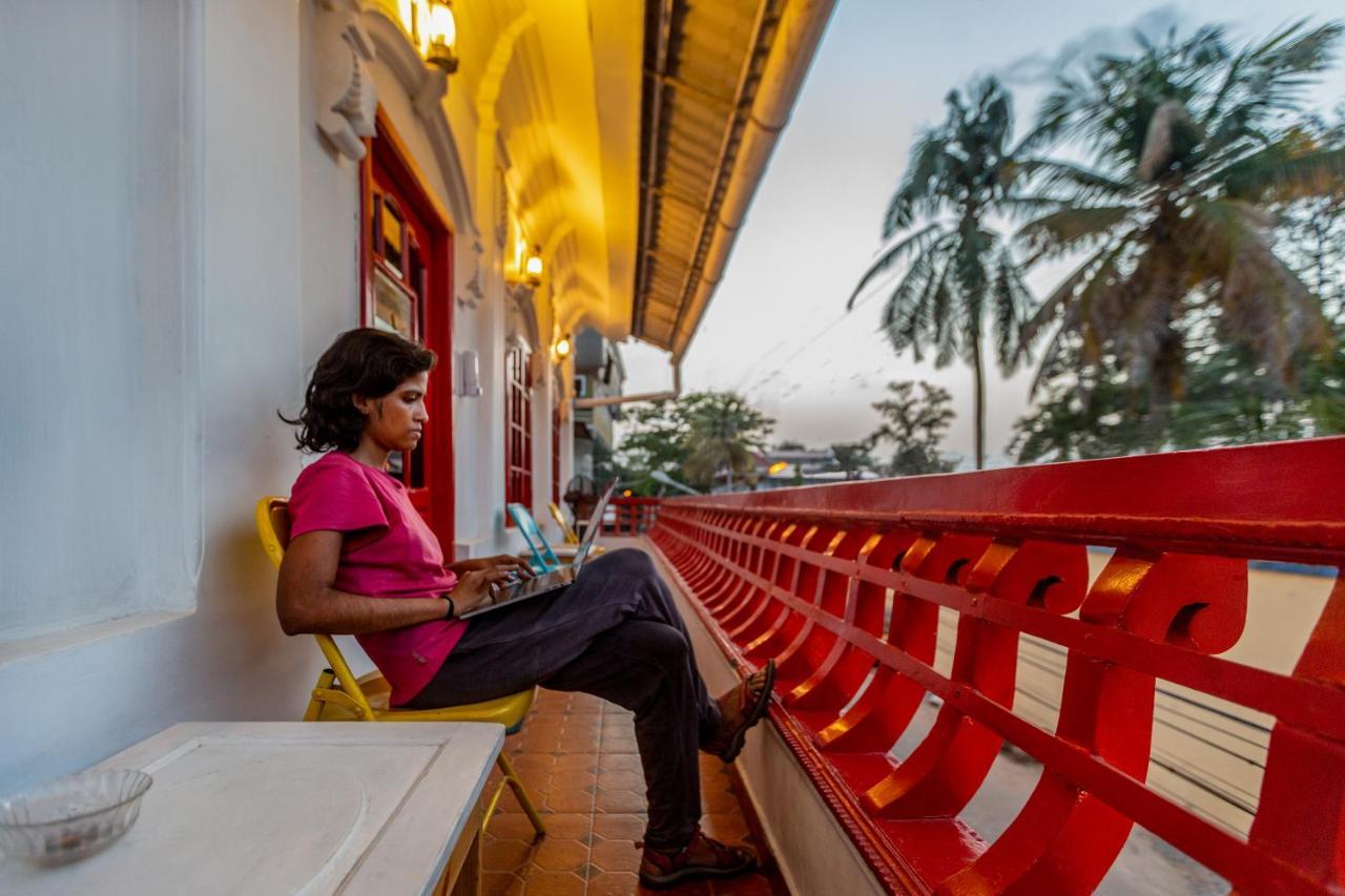 Gostops Lite Kochi Extérieur photo